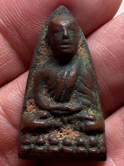 พระรูปหล่อเก่าคะ