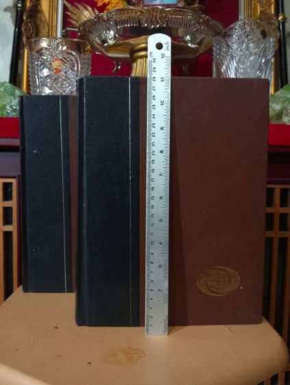 หนังสือเก่าโบราณ the world book..Encyclopedia..ปกหนังแท้2 เล่มครบชุด a-zสภาพเยี่ยมไร้ตำหนิ รูปที่ 7