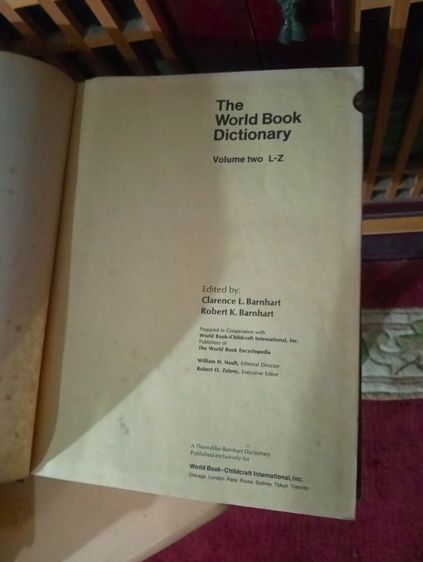 หนังสือเก่าโบราณ the world book..Encyclopedia..ปกหนังแท้2 เล่มครบชุด a-zสภาพเยี่ยมไร้ตำหนิ รูปที่ 2