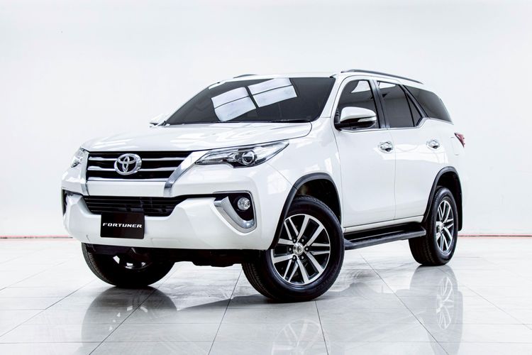 Toyota Fortuner 2017 2.8 V Utility-car ดีเซล ไม่ติดแก๊ส เกียร์อัตโนมัติ ขาว รูปที่ 4