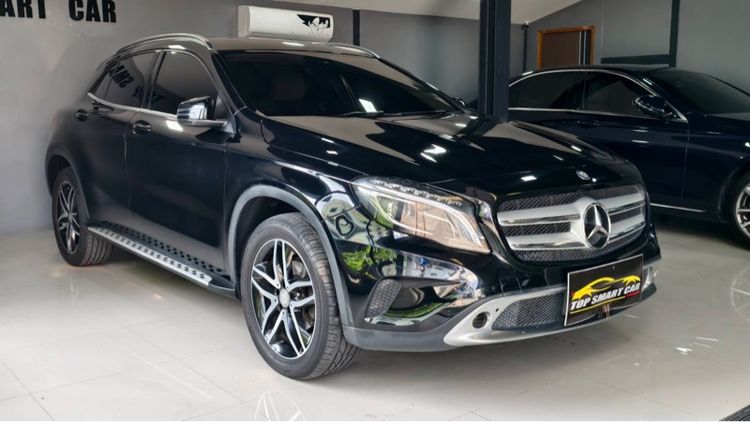 Mercedes-Benz GLA-Class 2016 GLA200 Utility-car เบนซิน ไม่ติดแก๊ส เกียร์อัตโนมัติ ดำ รูปที่ 2