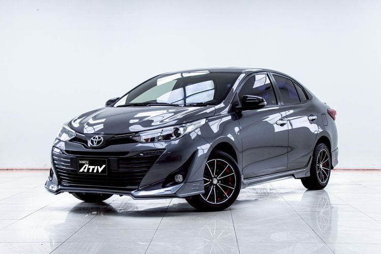 Toyota Yaris ATIV 2018 1.2 S Sedan เบนซิน ไม่ติดแก๊ส เกียร์อัตโนมัติ เทา รูปที่ 4