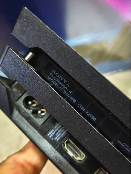 - PS4 Pro 1TB God of War  The Last of us Remaster Bundle รูปที่ 9