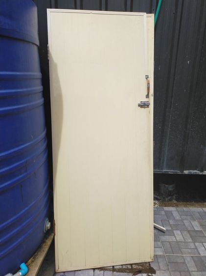 ประตูห้องน้ำ 