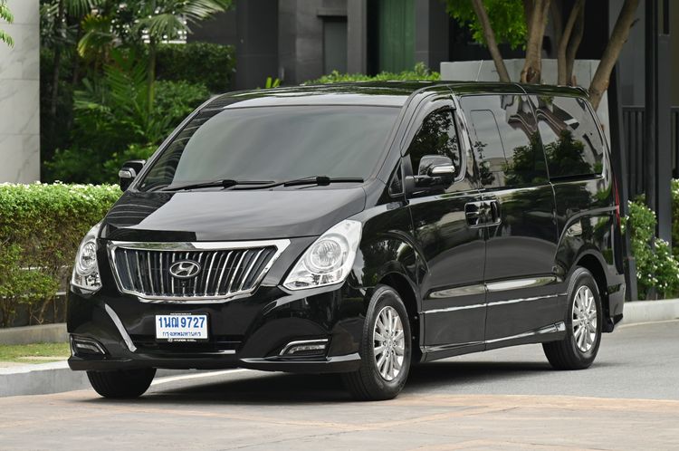 รถ Hyundai H-1  2.5 Deluxe สี ดำ