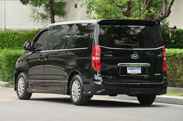 Hyundai H-1 2018 2.5 Deluxe Van ดีเซล ไม่ติดแก๊ส เกียร์อัตโนมัติ ดำ รูปที่ 3