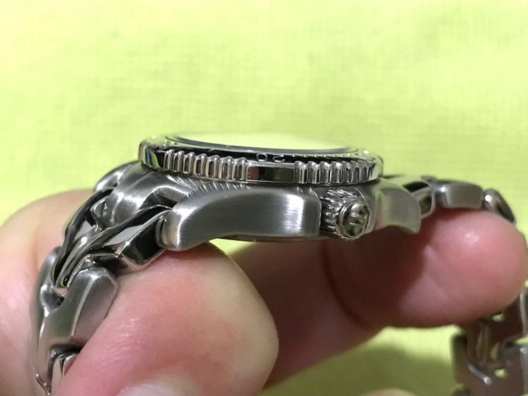 ลดราคา Tag Heuer ของแท้ สตรี ขนาด 27มิล เครื่องquartz สภาพดีมาก รูปที่ 9