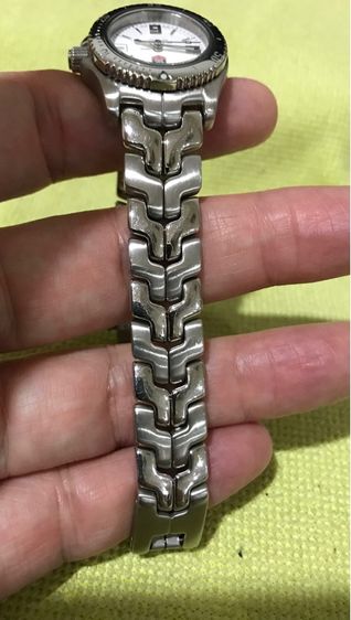 ลดราคา Tag Heuer ของแท้ สตรี ขนาด 27มิล เครื่องquartz สภาพดีมาก รูปที่ 11