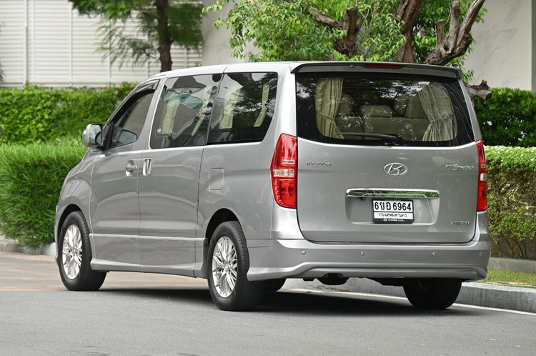 Hyundai Grand Starex 2017 2.5 Premium Van ดีเซล ไม่ติดแก๊ส เกียร์อัตโนมัติ เทา รูปที่ 3