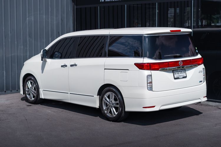 Nissan Elgrand 2012 2.5 High Way Star Utility-car เบนซิน ไม่ติดแก๊ส เกียร์อัตโนมัติ ขาว รูปที่ 4
