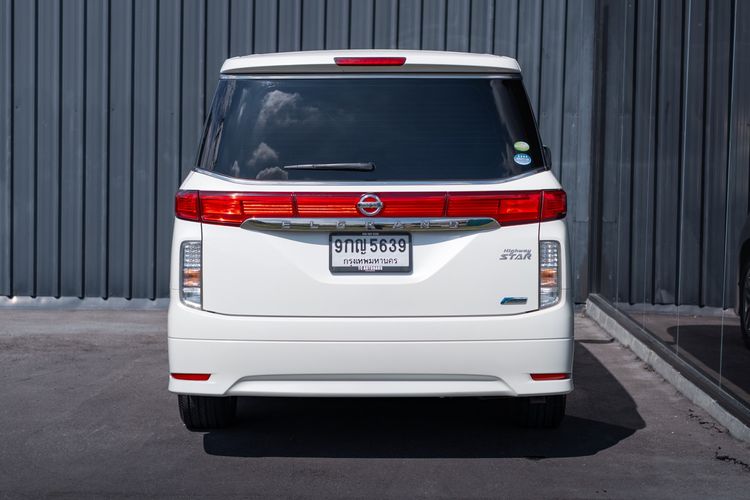 Nissan Elgrand 2012 2.5 High Way Star Utility-car เบนซิน ไม่ติดแก๊ส เกียร์อัตโนมัติ ขาว รูปที่ 3