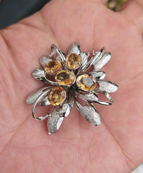 เข็มกลัดและหมุด เข็มกลัดเงินแท้ ฝังพลอย งานนอก สวยมาก ราคาแบ่งปันครับ