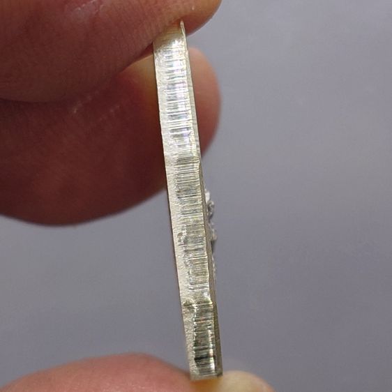 เหรียญกฐินพระราชทาน ครุฑเนรมิตร อาจารย์วราห์ วัดโพธิ์ทอง ปี2562 เนื้อเงิน พร้อมกล่องเดิม รูปที่ 5