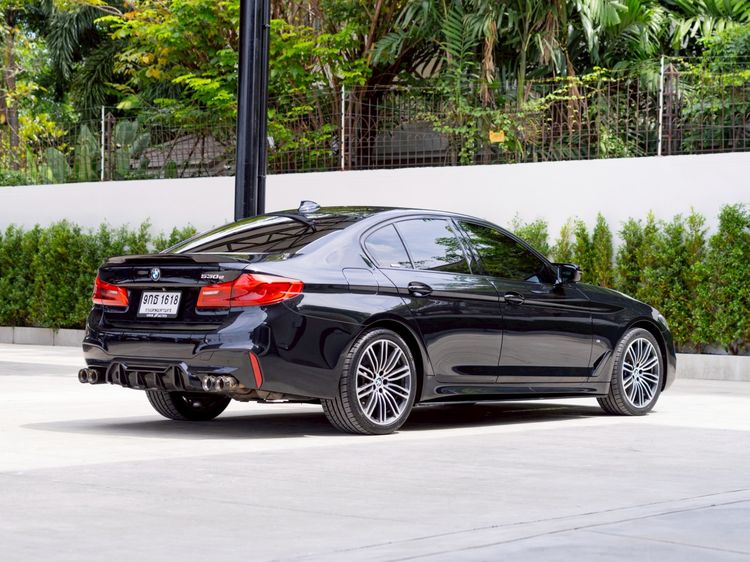 BMW Series 5 2020 530e Sedan ปลั๊กอินไฮบริด (PHEV) ไม่ติดแก๊ส เกียร์อัตโนมัติ ดำ รูปที่ 4