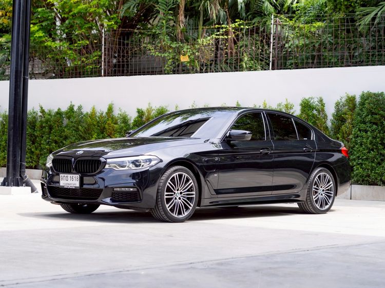 BMW Series 5 2020 530e Sedan ปลั๊กอินไฮบริด (PHEV) ไม่ติดแก๊ส เกียร์อัตโนมัติ ดำ รูปที่ 3