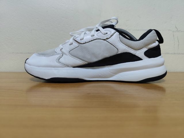 Under Armour 44.5 28.5 แท้ มือสอง รูปที่ 3