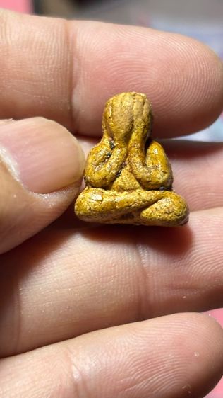 พระปิดตาเนื้อผงไม่ทราบที่สวย ตามรูปใครรู้ที่เชิญครับสวยมากๆ