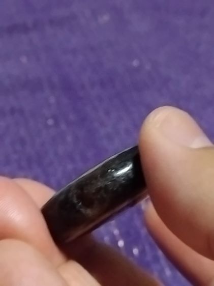 หินดวงตาสวรรค์ 2 หน้า สีดำขาว ทรงกลม เจาะรู สีงดงามมากเม็ดนี้ โทนเข้มๆ ขนาดเส้นผ่าศูนย์กลาง 3 ซม. ขนาดใหญ่ มีน้ำหนัก หินแท้ เก่ามาก หายากมาก รูปที่ 6