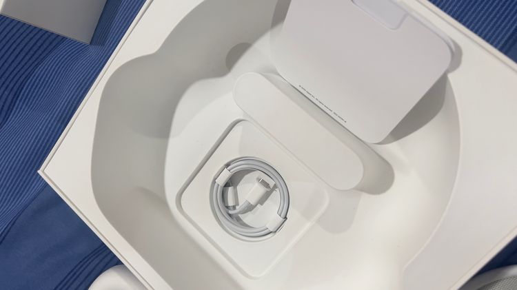 AirPods Max สี Silver สภาพเหมือนใหม่ รูปที่ 6