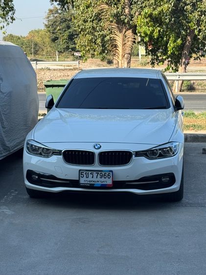 BMW Series 3 2018 330e Sedan ปลั๊กอินไฮบริด (PHEV) ไม่ติดแก๊ส เกียร์อัตโนมัติ ขาว รูปที่ 2