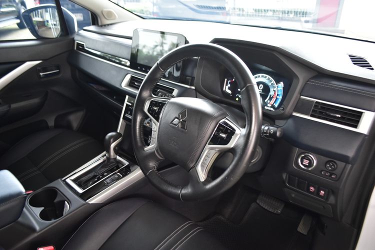 Mitsubishi Xpander 2024 1.5 Cross Utility-car เบนซิน ไม่ติดแก๊ส เกียร์อัตโนมัติ ขาว รูปที่ 4