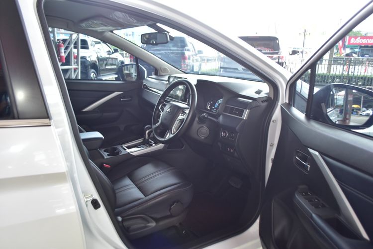 Mitsubishi Xpander 2024 1.5 Cross Utility-car เบนซิน ไม่ติดแก๊ส เกียร์อัตโนมัติ ขาว รูปที่ 3
