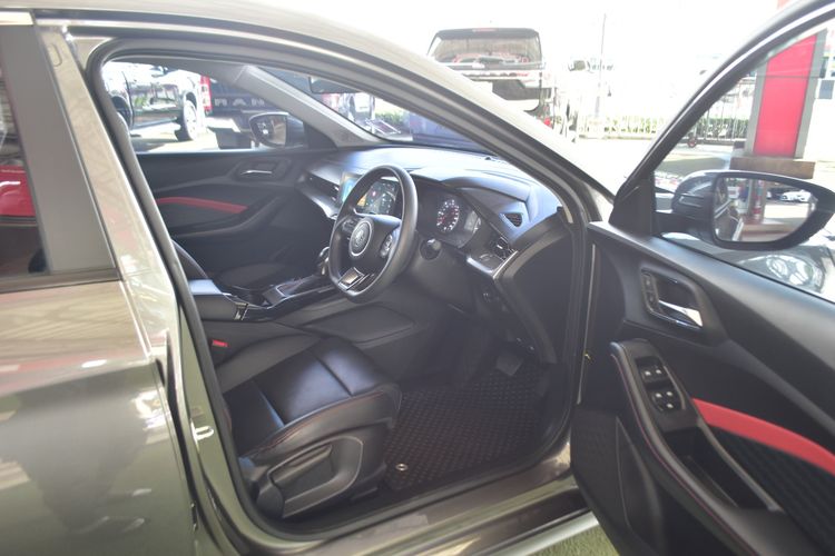 MG MG5 2023 1.5 D Sedan เบนซิน ไม่ติดแก๊ส เกียร์อัตโนมัติ เทา รูปที่ 4