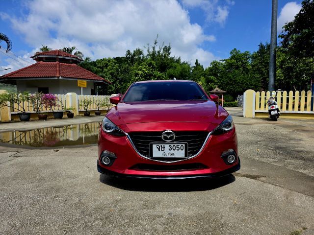 รถ Mazda Mazda3 2.0 SP Sports สี แดง