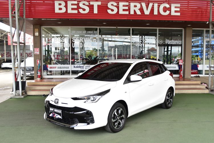 รถ Toyota Yaris 1.2 Sport Hatchback สี ขาว