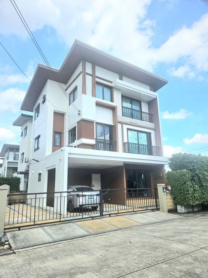 บ้านเดี่ยว3ชั้น5นอน4น้ำ1โถงใหญ่จอดรถ4คัน แต่งเสร็จพร้อมอยู่