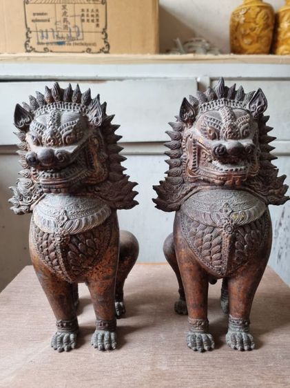 คู่สิงห์ปราสาท หล่อสำริด ลายแน่น ผิวเก่าสวยเข้ม เสริมฮวงจุ้ย รูปที่ 4