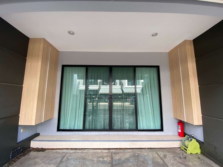 ตกแต่งครบ ให้เช่าทาวน์โฮม 3 ชั้น หมู่บ้านบ้านกลางเมืองสุขสวัสดิ์ 3 ห้องนอน 3 ห้องน้ำ พื้นที่ใช้สอย 166 ตร.ม. ไม่อนุญาตให้เลี้ยงสัตว์ ใกล้เซ็นทรัล รูปที่ 3