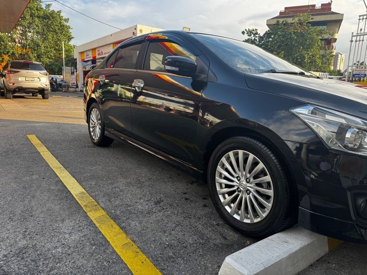 Suzuki Ciaz 2017 1.2 RS Sedan เบนซิน ไม่ติดแก๊ส เกียร์อัตโนมัติ ดำ รูปที่ 2