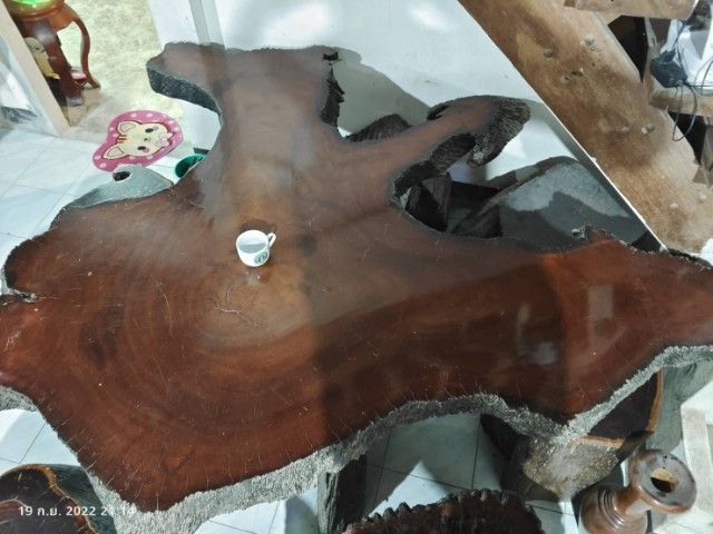 โต๊ะไม้ ลายธรรมชาติ