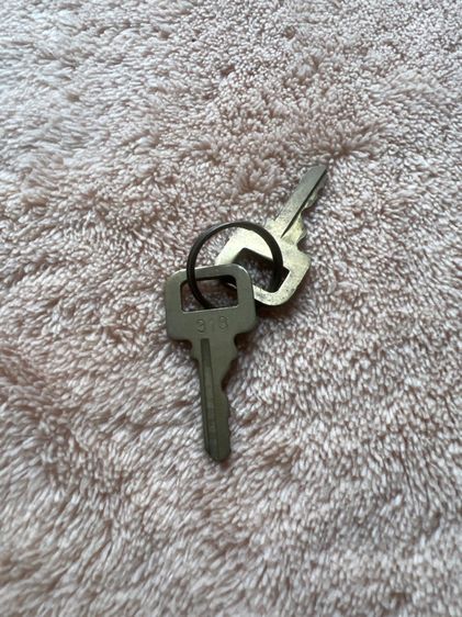 กุญแจพร้อมลูก 2 ดอกแท้ louis vuitton 318แท้ รูปที่ 3