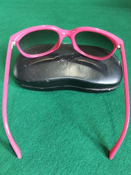แว่นตากันแดดหญิงแบรนด์ Ray-ban รุ่น RB 4126 ของแท้ made in Italy สีชมพูเข้มสภาพยังใหม่ไม่มีร้าว รูปที่ 9