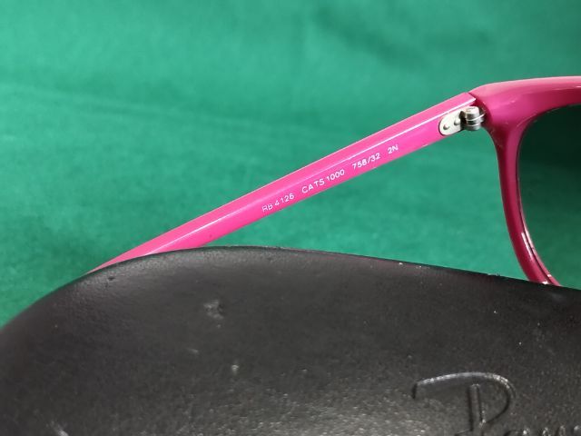 แว่นตากันแดดหญิงแบรนด์ Ray-ban รุ่น RB 4126 ของแท้ made in Italy สีชมพูเข้มสภาพยังใหม่ไม่มีร้าว รูปที่ 5