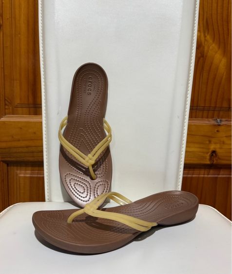 รองเท้าแตะหูหนีบ Crocs รูปที่ 15