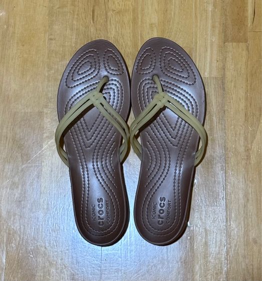 รองเท้าแตะหูหนีบ Crocs รูปที่ 3