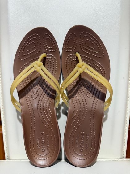 รองเท้าแตะหูหนีบ Crocs รูปที่ 14