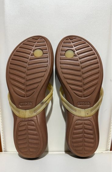 รองเท้าแตะหูหนีบ Crocs รูปที่ 6