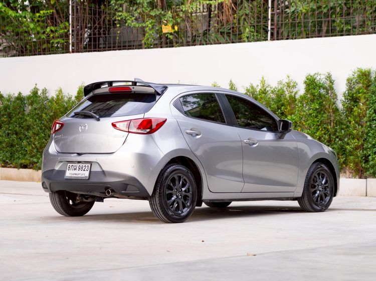 Mazda Mazda 2 2019 1.3 High Connect Sedan เบนซิน ไม่ติดแก๊ส เกียร์อัตโนมัติ บรอนซ์เงิน รูปที่ 4
