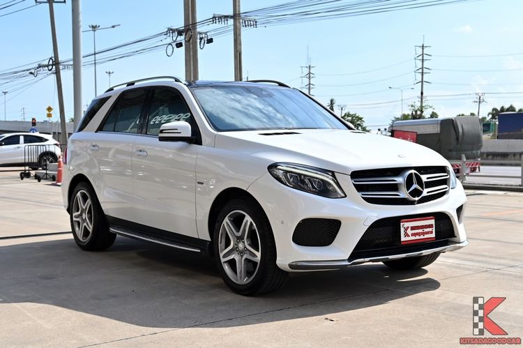 รถ Mercedes-Benz GLE-Class GLE500 สี ขาว