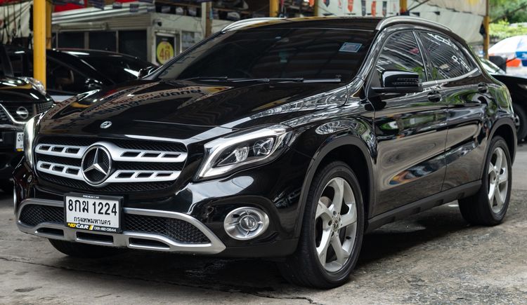 Mercedes-Benz GLA-Class 2018 GLA200 Utility-car เบนซิน ไม่ติดแก๊ส เกียร์อัตโนมัติ ดำ รูปที่ 2