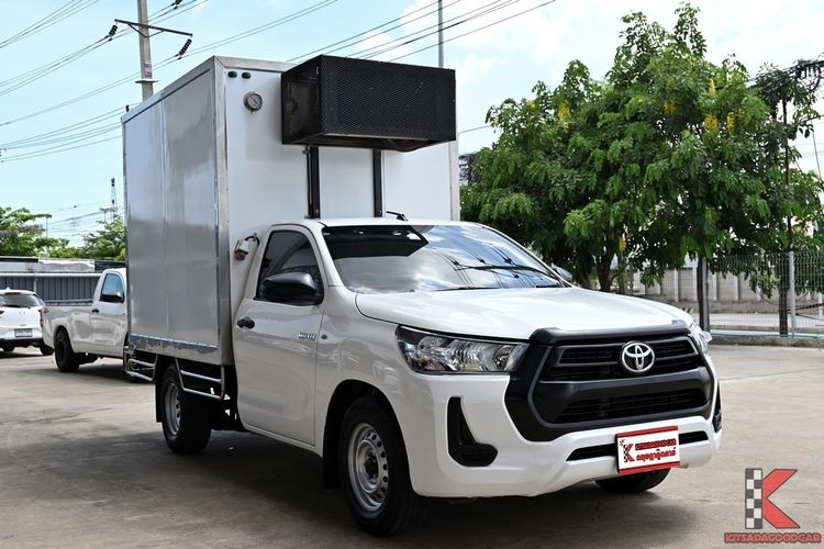 รถ Toyota Hilux Revo 2.4 Entry สี ขาว