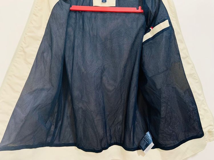 เสื้อแจ็คเก็ต TOMMY HILFIGER แท้ 💯 size S วัดจริง ขนาด อก 22 ยาว 26.5 นิ้ว สภาพใหม่มาก เก็บหมวกได้ รายละเอียดดี มีซัปใน ตัดเย็บดีมาก รูปที่ 10