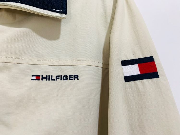 เสื้อแจ็คเก็ต TOMMY HILFIGER แท้ 💯 size S วัดจริง ขนาด อก 22 ยาว 26.5 นิ้ว สภาพใหม่มาก เก็บหมวกได้ รายละเอียดดี มีซัปใน ตัดเย็บดีมาก รูปที่ 2