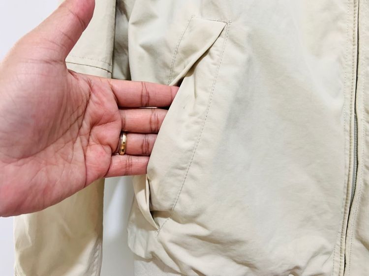 เสื้อแจ็คเก็ต TOMMY HILFIGER แท้ 💯 size S วัดจริง ขนาด อก 22 ยาว 26.5 นิ้ว สภาพใหม่มาก เก็บหมวกได้ รายละเอียดดี มีซัปใน ตัดเย็บดีมาก รูปที่ 4