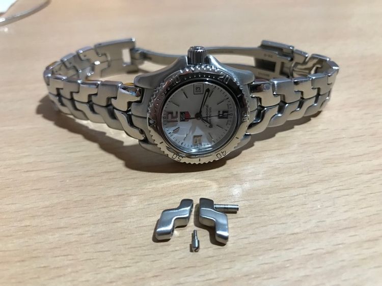 ลดราคา Tag Heuer ของแท้ สตรี ขนาด 27มิล เครื่องquartz สภาพดีมาก รูปที่ 17