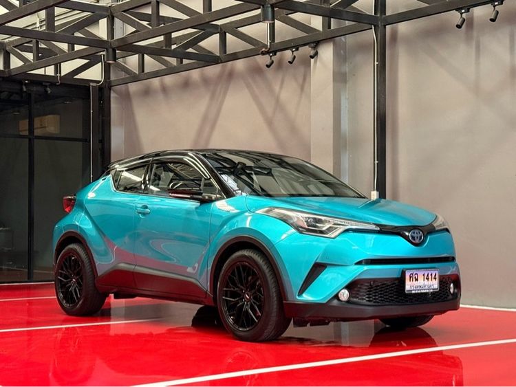 รถ Toyota C-HR 1.8 HV Hi สี เขียว